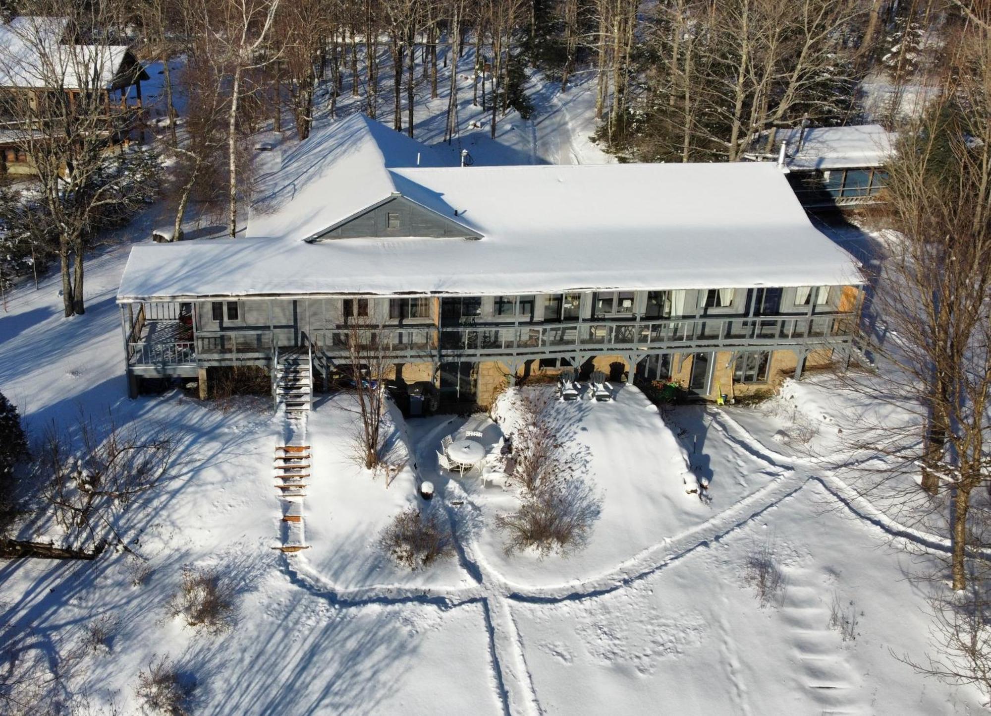 Le Lodge Du Lac Saint-Faustin Exterior photo